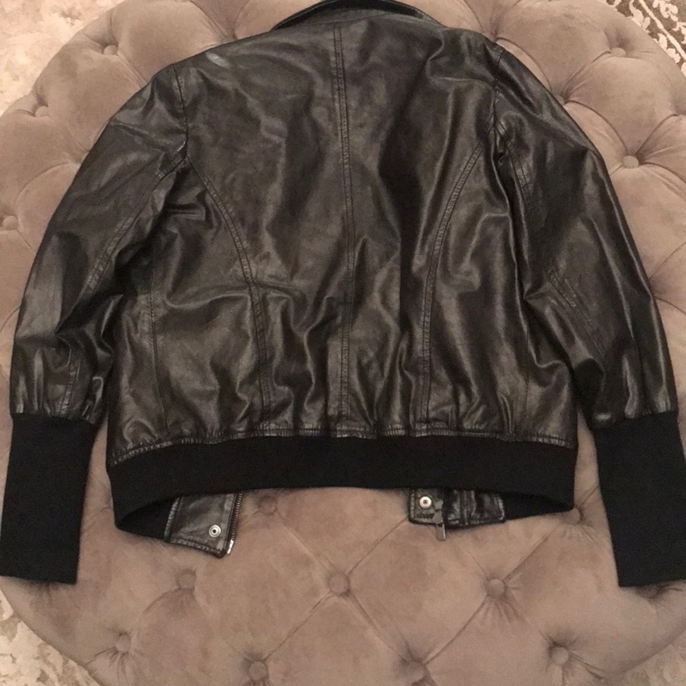 Theory leather jacket ! - Picture 3 of 3